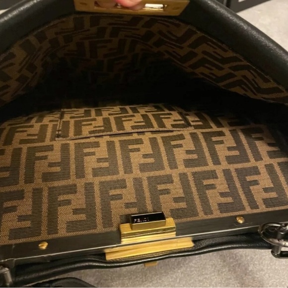 Fendi - Peekaboo black bag authentic with certificate & clear strip - Picture 7 of 14